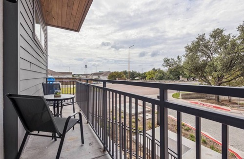 North Burnet Appartement | 2-bedroom apartment in charming Austin with fitness room, AC