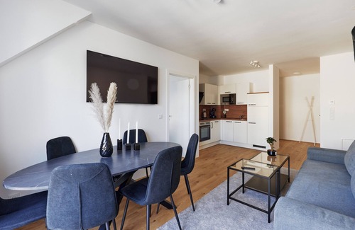 Hirschstetten Appartement | 2-bedroom apartment in enchanting Wien with WiFi, AC, terrace and grill