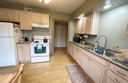 Munising Appartement | 2-Bedroom Apartment in the Heart of Downtown Munising