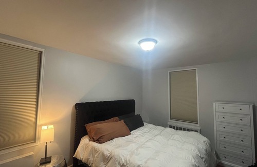Inwood Appartement | 2-bedroom apartment in quiet charming Upper Manhattan New York Location.