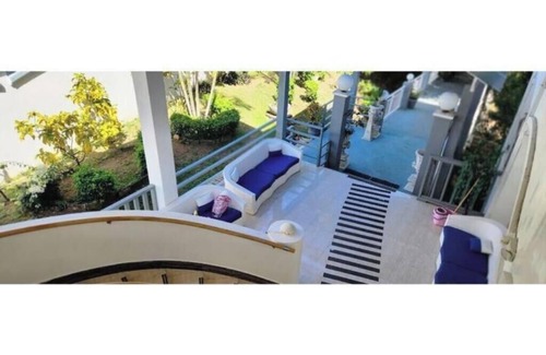 Bacolet Appartement | 2-bedroom apartment in cool Scarborough with AC