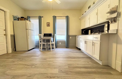 Spring Hill Appartement | 2-bedroom apartment in fabulous Somerville with AC, WiFi and off street parking