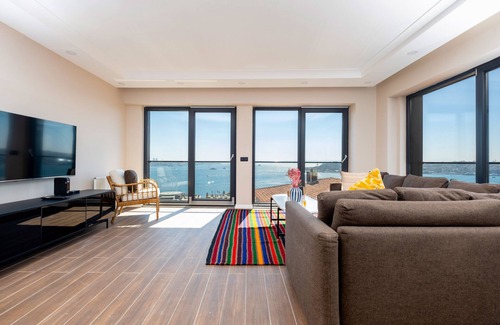 Taksim Appartement | 2-bedroom apartment with Bosphorus view, WiFi and AC in brilliant Istanbul
