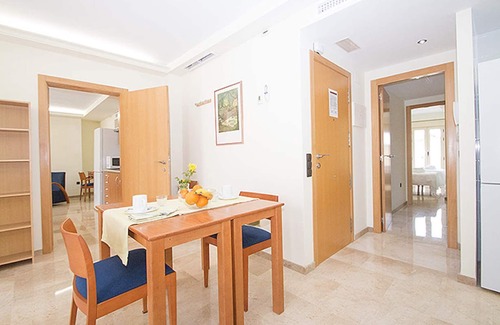 Trinitat Appartement | 2 Bedroom apartment with balcony. VIV 22