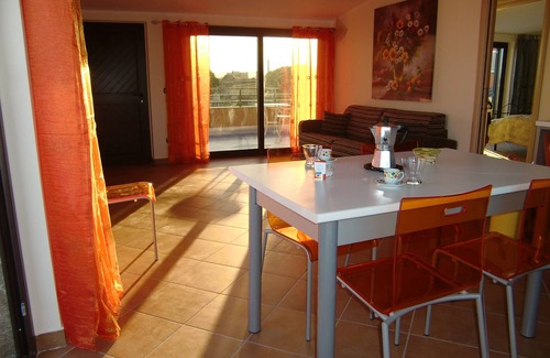 Siderno Marina Appartement | Appartement de 2 chambres avec terrasse sur le toit à Siderno Marina, Italie du Sud