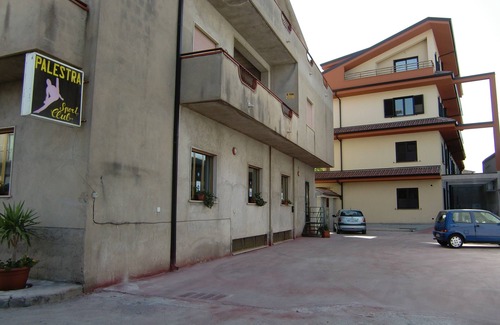 Siderno Marina Appartement | Appartement de 2 chambres avec terrasse sur le toit à Siderno Marina, Italie du Sud