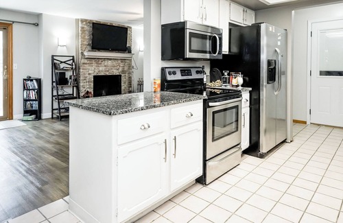 Lima Maison | 2-bedroom available in a shared home with WiFi, AC, and a Inground pool to use.