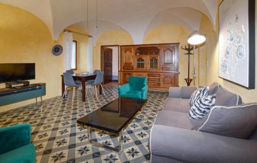 Chiatra Appartement | 2 Bedroom Awesome Apartment In Chiatra