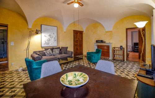 Chiatra Appartement | 2 Bedroom Awesome Apartment In Chiatra