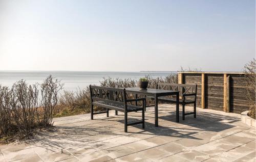 Sjaelborg Maison | 2 Bedroom Beach Front Home In Esbjerg V