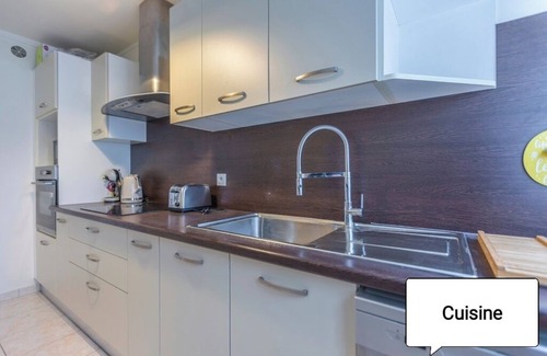 Chevilly-Larue Lit Et Petit-Déjeuner | Vrbo Property