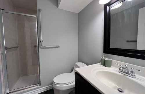 Meadowvale Village Maison | 2 Bedroom Bs/Apartment, in Mississauga