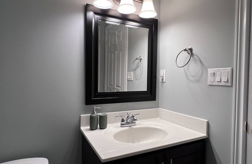 Meadowvale Village Maison | 2 Bedroom Bs/Apartment, in Mississauga