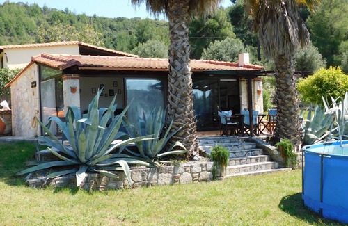 Nea Skioni Maison | 2-bedroom bungalow in an idyllic olive grove
