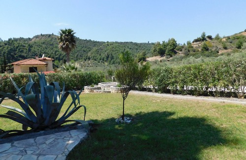 Nea Skioni Maison | 2-bedroom bungalow in an idyllic olive grove
