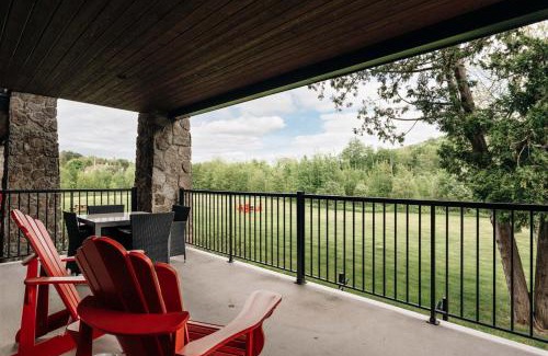 Saint-Sauveur Appartement | 2 bedroom suite with views of Sommets St-Sauveur