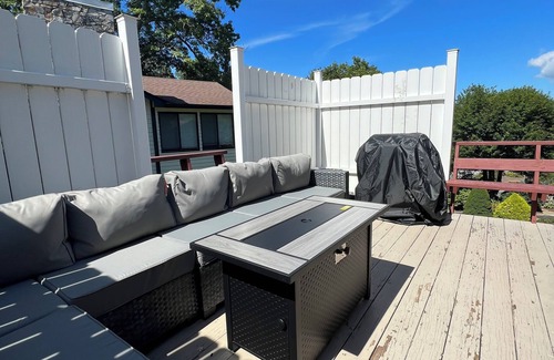 Pineola Cabine | 2 bedroom cabin in Linville Land Harbor- close to Beech and Sugar Mtn.!
