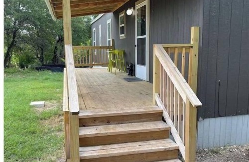 Cardinal Hills Cabine | 2 bedroom cabin near the Lake with private hottub.