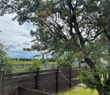 Glasgow Chalet De Ski | 2-Bedroom Caravan Located in Uddingston, Glasgow at Maryville Caravan Site