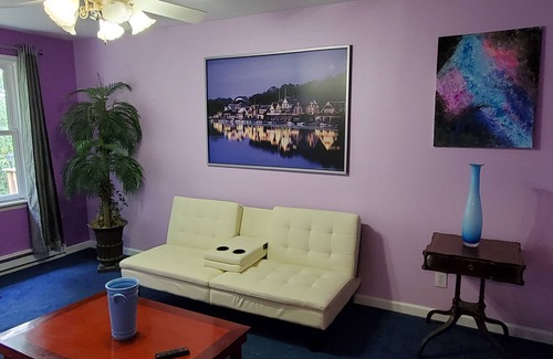 Langhorne Appartement | 2 Bedroom close to major routes and attractions.
