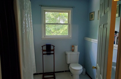 Langhorne Appartement | 2 Bedroom close to major routes and attractions.