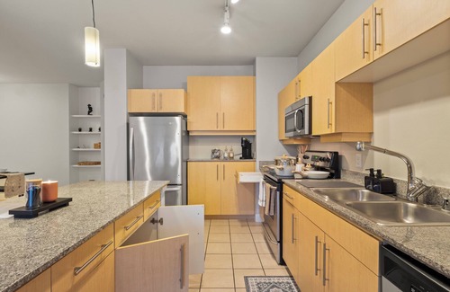 Oak Lawn Copropriété | 2-bedroom condo 8 mins to AAC