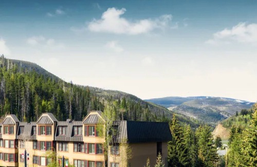 Highland Meadows Copropriété | 2 Bedroom Condo at Marriott Streamside Evergreen, Vail!