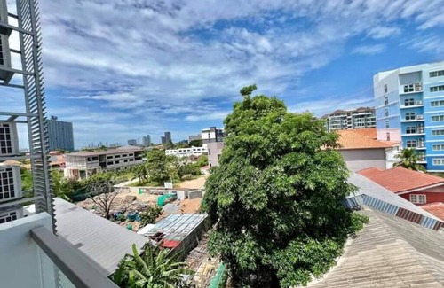 Jomtien Copropriété | 2-bedroom condo in delightful Muang Pattaya with AC, WiFi, fitness room