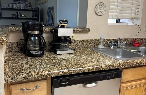 Glendale Copropriété | 2-bedroom condo in charming Glendale with WiFi, AC, fitness room