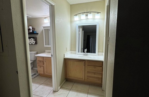 Glendale Copropriété | 2-bedroom condo in charming Glendale with WiFi, AC, fitness room