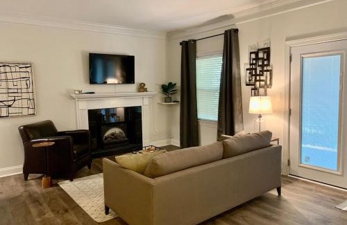 Myers Park Appartement | 2 bedroom condo in heart of CLT