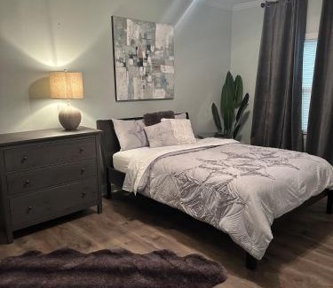 Myers Park Appartement | 2 bedroom condo in heart of CLT