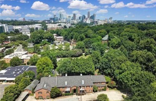 Myers Park Appartement | 2 bedroom condo in heart of CLT