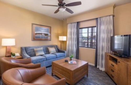 South Mountain Station Balnéaire | 2 Bedroom Condo