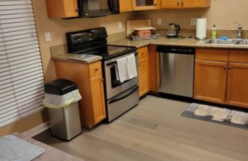 Clairemont Mesa East Copropriété | 2 Bedroom Condo with Pool Perfect for Long Term!