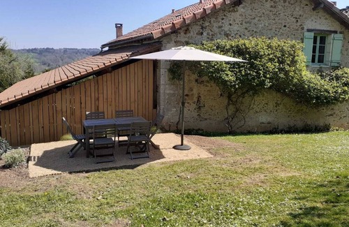 Quinsac Cottage | Vrbo Property