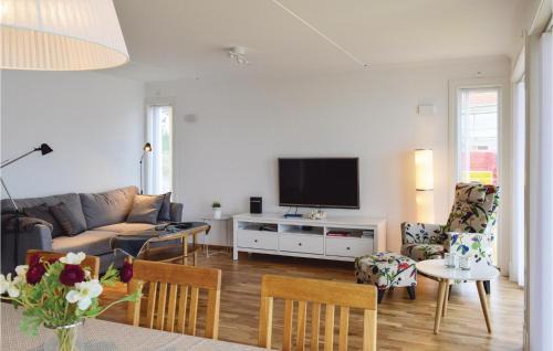 Roennaeng Appartement | 2 Bedroom Cozy Apartment In Rönnäng