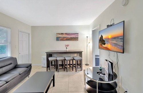 Delray Beach Cottage | 2 bedroom cozy Cottage walk to Atlantic Ave