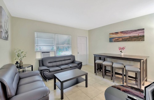 Delray Beach Cottage | 2 bedroom cozy Cottage walk to Atlantic Ave