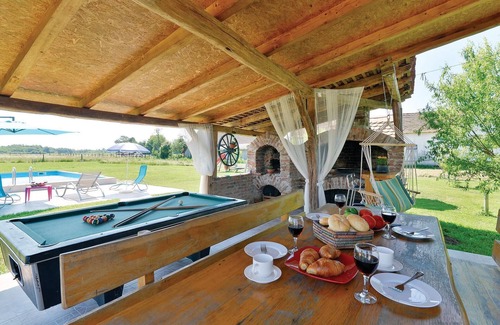 Vrbovec Maison | Maison confortable de 2 chambres à.