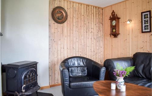 Selbjorn Maison | 2 Bedroom Cozy Home In Stolmen