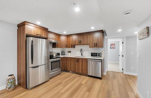 Haysboro Maison | 2 bedroom Cozy Secondary suite