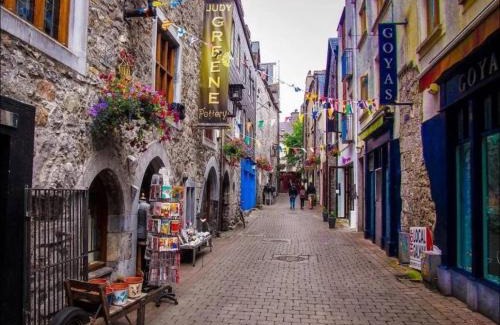 Galway City Centre Appartement | 2 bedroom deluxe Galway city centre location location Free parking