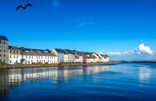 Galway City Centre Appartement | 2 bedroom deluxe Galway city centre location location Free parking