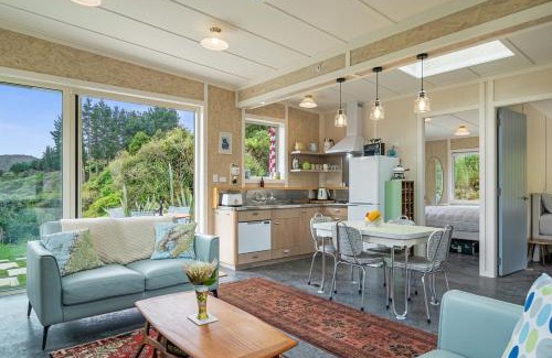 Tararua Forest Park Maison | 2 Bedroom Eco Cottage - Reikorangi