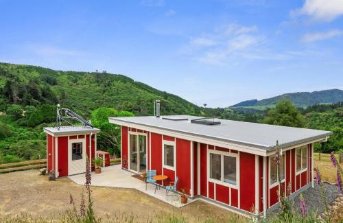 Tararua Forest Park Maison | 2 Bedroom Eco Cottage - Reikorangi