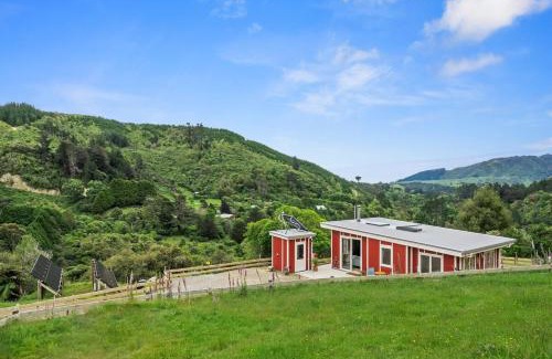 Tararua Forest Park Maison | 2 Bedroom Eco Cottage - Reikorangi