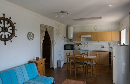 Torroella de Montgri Maison | 2 bedroom semi-detached house in Urb. Torre Gran, L'Estartit. Garden and community pool (Ref:H38)