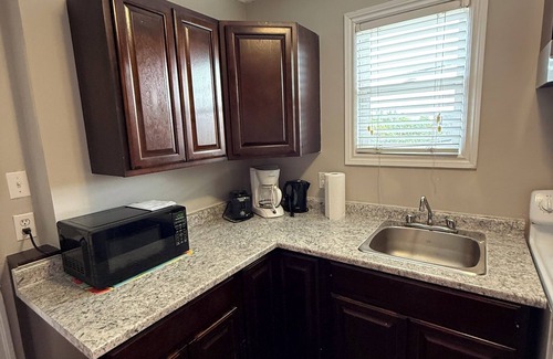 Terra Nova Appartement | 2 Bedroom Executive Apartment near Airport - Airport Manor Unit #4