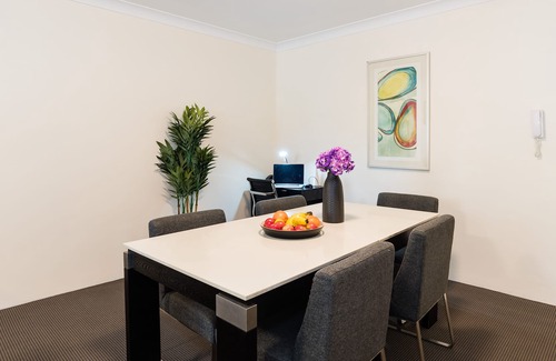 Eastwood Appartement | Hébergement en meublé exécutif de 2 chambres
